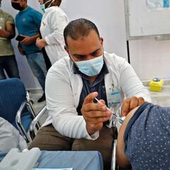 La OMS reclama más evidencias científicas que aclaren si es necesaria una tercera dosis