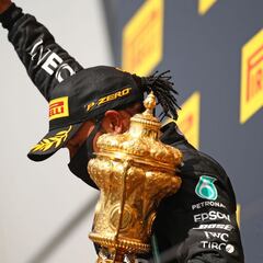 Mercedes se planta ante las exigencias de Hamilton