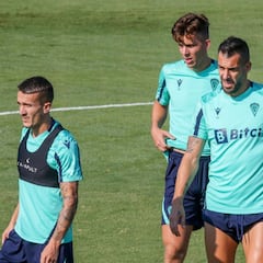 Negredo se cita con Cillessen