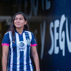 Nicole Pérez llora de felicidad tras haber vuelto a las canchas con Rayadas