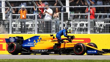 MONTREAL, QUEBEC - JUNE 09: Lando Norris of Great Britain driving the (4) McLaren F1 Team MCL34 Renault climbs from his car after retiring during the F1 Grand Prix of Canada at Circuit Gilles Villeneuve on June 09, 2019 in Montreal, Canada. Mark Thompson/Getty Images/AFP
== FOR NEWSPAPERS, INTERNET, TELCOS & TELEVISION USE ONLY ==