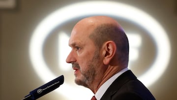 MADRID (ESPAÑA), 23/10/2025.- El presidente de la Real Federación Española de Fútbol, Rafael Louzán durante un desayuno informativo celebrado este jueves en Madrid. EFE/JJ Guillén
