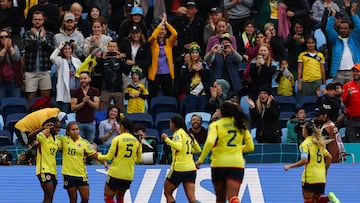 Colombia's forward #18 Linda Caicedo (L) celebrates with her teammates after scoring her team's second goal during the Australia and New Zealand 2023 Women's World Cup Group H football match between Colombia and South Korea at Sydney Football Stadium in Sydney on July 25, 2023. (Photo by DAVID GRAY / AFP)