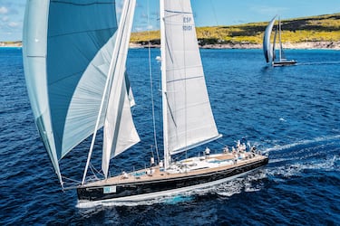 La Ibiza JoySail se baña en Formentera