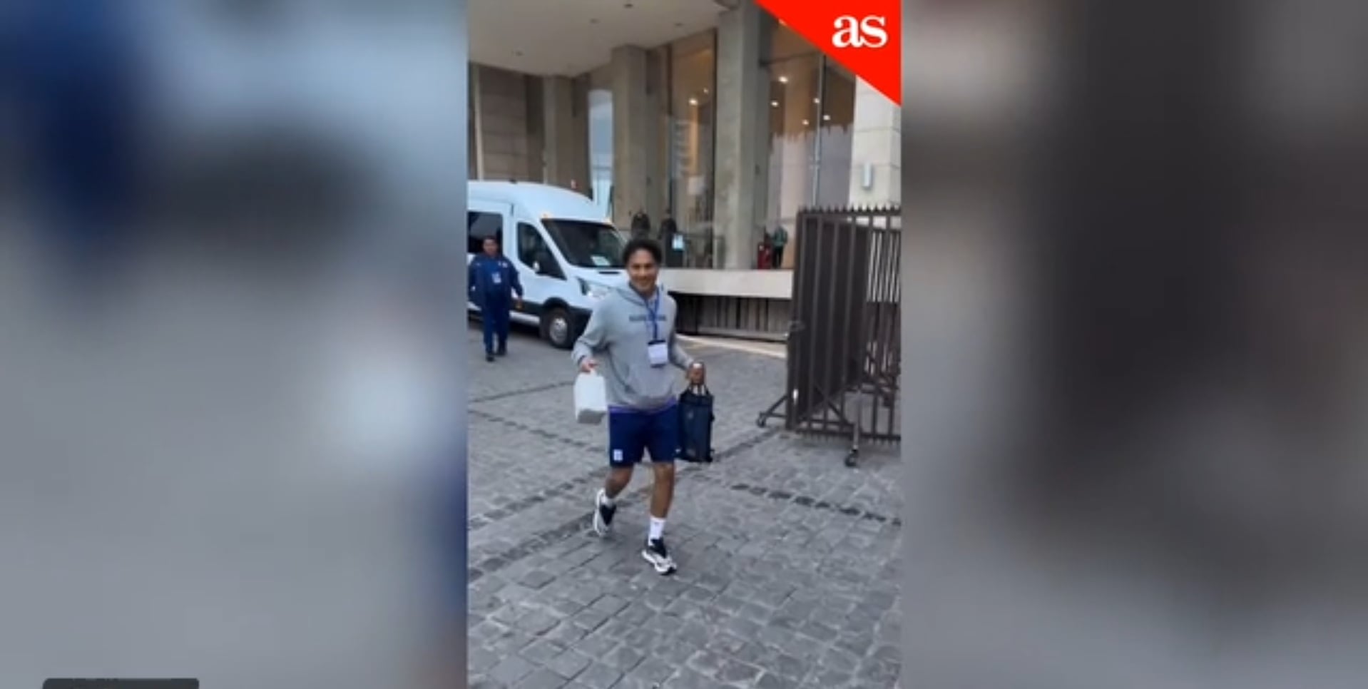 Paolo Guerrero sale del hotel y ocurre esto: pocas veces se ve algo así en Chile
