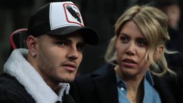 Icardi, en la grada durante el partido ante el Rapid de Viena