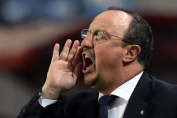 Rafa Benítez es un entrenador con mucho carácter y polémico que  combina una disciplina táctica con una dura preparación física.