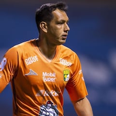 Analistas y expertos critican acción de Cota en penalti para Chivas