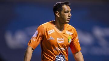Analistas y expertos critican acción de Cota en penalti para Chivas