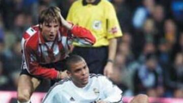 <b>GURPEGUI.</b> Para Gurpegui fue una noche especial porque pudo ser su último partido a la espera de la anunciada sanción.