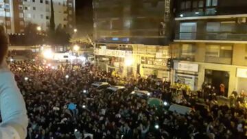 Los jugadores del Valencia lo celebraron con la afición desde el palco de Mestalla
