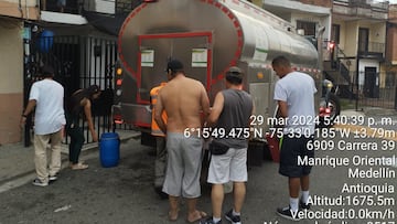 #FenómenodeElNiño
En atención a la interrupción programada del servicio de acueducto que afectó a 17.117 usuarios del circuito Villa Hermosa de Medellín, desde la Dirección Comercial de Agua y Saneamiento y la Unidad de Mantenimiento de Redes Secundarias se entregaron el día hoy 50.000 litros de agua potable por medio de tres carrotanques.