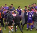 Una batalla campal horroriza al fútbol uruguayo: ¡la policía debió intervenir!