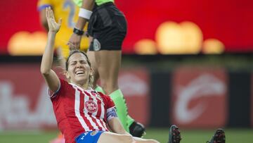 Alicia Cervantes pide el cambio después de su lesión