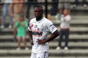Uno de los grandes fichajes extranjeros del club. Chucho era una combinación de fuerza y velocidad que convirtió a Santos en un equipo casi imposible de detener. 
