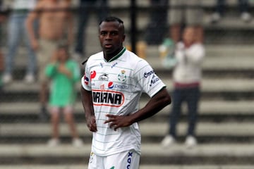 Uno de los grandes fichajes extranjeros del club. Chucho era una combinación de fuerza y velocidad que convirtió a Santos en un equipo casi imposible de detener.