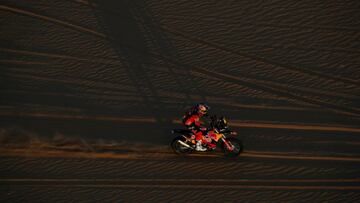 Toby Price durante la segunda etapa del Dakar 2021.