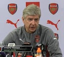 Wenger says Arsenal can still win Premier League