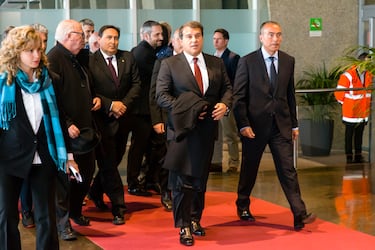Joan Laporta acude al velatorio por Johan Cruyff, que se organizó en el Camp Nou Stadium, tras el fallecimiento del mito del Barcelona y del fútbol holandés el 24 de marzo de 2016.