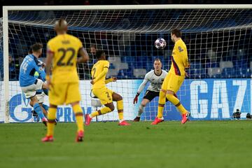 1-0. Dries Mertens marc¨® el primer gol.