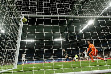 Este remate de Asensio abrió el marcador.