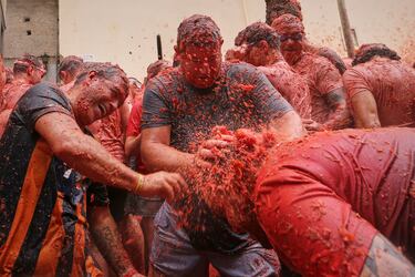 Cientos de personas han disfrutado de la fiesta. 