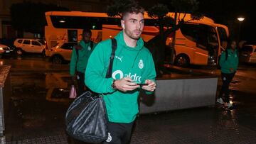 Luca Zidane, del Racing, a su llegada a C&aacute;diz.