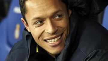 Adriano: "Claro que duele la excusa de los árbitros"