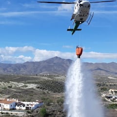El aviso de la DGT a los fumadores: multas y sanciones por tirar colillas por la ventana