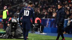 (FILES) In this file photo taken on January 23, 2019, Paris Saint-Germain&#039;s Brazilian forward Neymar leaves the pitch following an injury during the French Cup round of 32 football match between Paris Saint-Germain (PSG) and Strasbourg (RCS) at the P