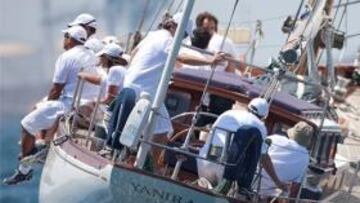 PRIMER TRIUNFO. El Yanira (RCN Barcelona), al mando de la barcelonesa Marta Mas, se impuso en la división de Clásicos.