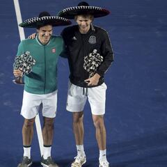 Roger Federer vence a Alexander Zverev en la Plaza de Toros México