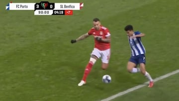 El fuerte golpe a Luis Díaz que terminó en roja de Otamendi