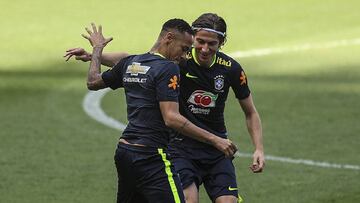 Filipe, con Neymar en Brasil.