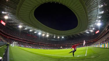 Football's heroines who don't appear in sticker collections