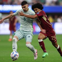 Jaime Lozano pidió que Johan Vásquez cobrara el penal frente a Venezuela