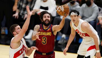 Ricky Rubio penetra ante Toronto Raptors.