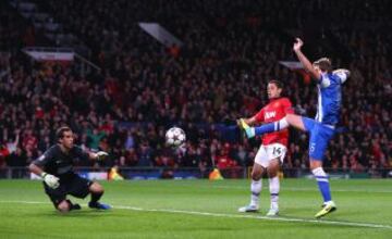 Íñigo Martínez marca para el United en propia puerta el 1-0.