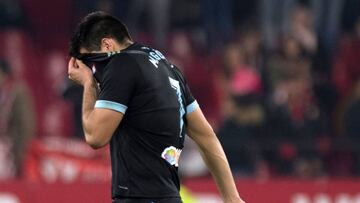 Maxi Gómez se lamenta en el Sánchez Pizjuan.