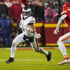 How did the Philadelphia Eagles’ quarterback Jalen Hurts make NFL history against the Kansas City Chiefs?