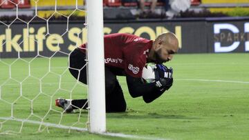 Diego Novoa calentando antes de un partido con América de Cali por Liga BetPlay.