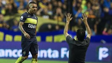 Tevez: "No me veo jugando con Benedetto y Cardona"