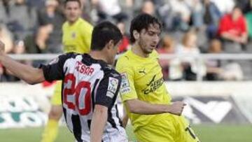 <b>INTENSIDAD. </b>Los jugadores albinegros no dejaron hacer el fútbol que le caracteriza al mini Submarino con una constante presión.