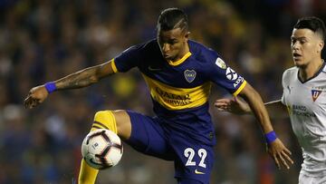 Sebastián Villa durante un partido con Boca Juniors por Copa Libertadores.