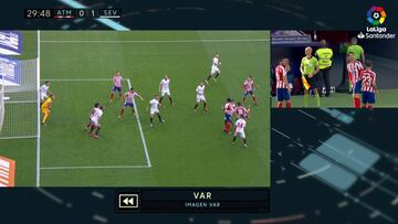 Hernández Hernández pitó penalti a Diego Carlos tras aviso del VAR