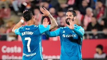 Isco y Antony celebran un gol al Girona en LaLiga EA Sports.