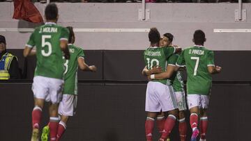 Foto de acción durante el partido Amistoso de preparación México vs Islandia en el Sam Boyd Stadium de las Vegas Nevada, en la foto: Giovani Dos Santos celebra el gol de Alan Pulido de México
08/02/2017/MEXSPORT/Jorge Mart