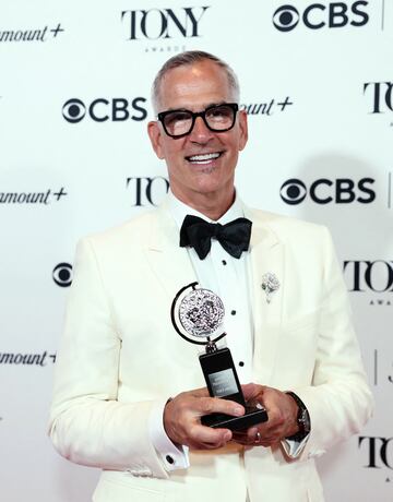 Jerry Mitchell poses with the Isabelle Stevenson Tony Award  at the 76th Annual Tony Awards in New York City, U.S., June 11, 2023. REUTERS/Amr Alfiky