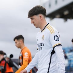 Quique Ribes coge el ascensor