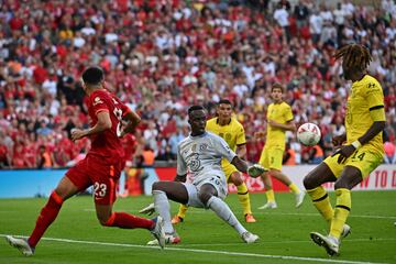 Luis Díaz salió campeón de la FA Cup con Liverpool que venció 6-5 al Chelsea en los lanzamientos desde el punto penal.